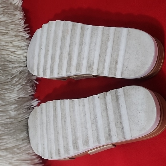 Reef Women's Metallic Gold Slide Sandals - Picture 7 of 10